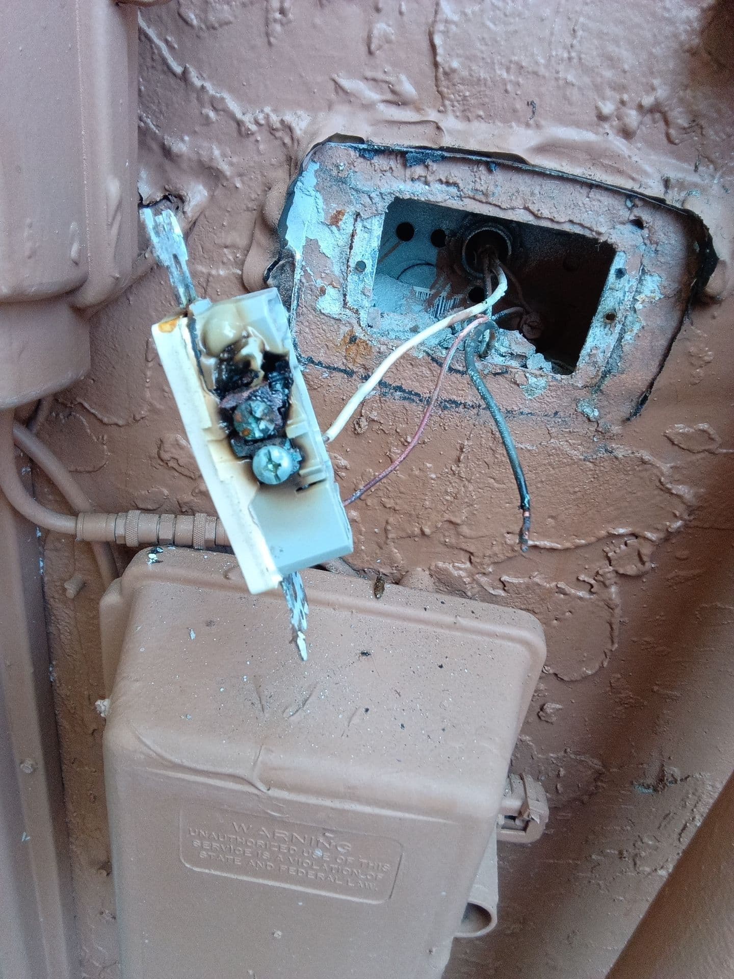 Why Your Outlet Works Intermittently or Feels Warm and What Is Really Happening Behind the Wall image